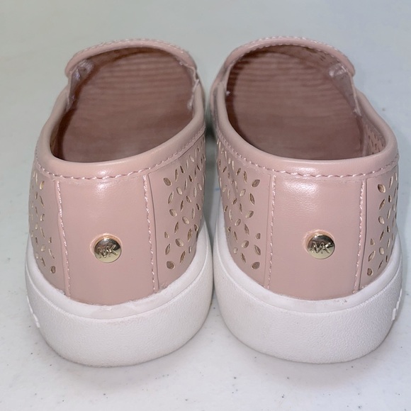 ๐HP๐Michael Kors Jem Olivia Blush Colored Laser Cut Loafers - Picture 4 of 12